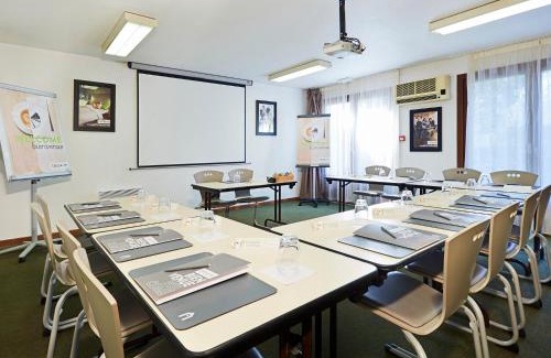 Meyreuil Hotel | Campanile NATURE - Aix En Provence Meyreuil