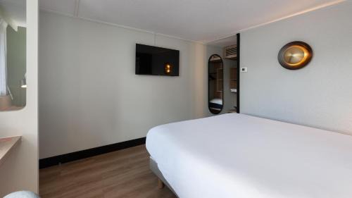 Epone Hotel | Campanile NATURE - Epône