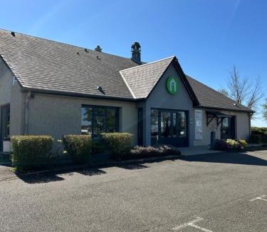 Vion Hotel | Campanile Sablé-Sur-Sarthe Vion