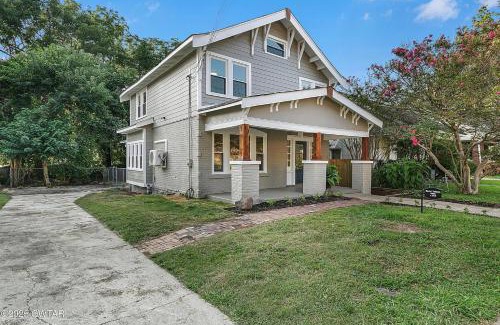 Jackson House | Campbell Street Charm