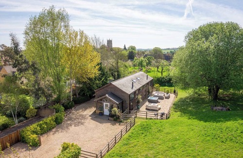 Chipping Campden House | Campden Barn - Exclusive Home with Hot Tub