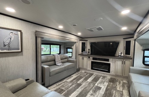 Perry House | Camper 4.5 Miles to the Beach in a Quiet Campground
