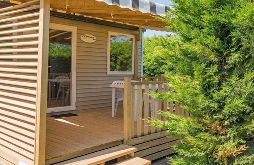 Saint-Clement-des-Baleines RV Rental | Camping Les Pérouses