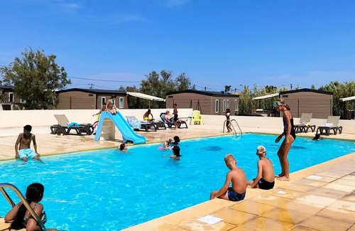 Saint-Mitre-les-Remparts House | Camping Félix de la bastide * - TEXAS. ECO 8 people