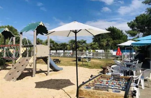 Guemene-Penfao House | Camping 3 étoiles - Piscine - eebebf