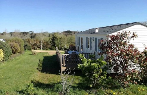 Pouldreuzic House | Camping 3 étoiles - Piscine - eeefif