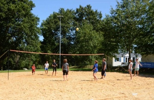 Merdrignac House | Camping 3 étoiles - Piscine - eehaei