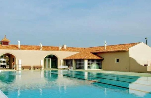 Verteillac House | Camping 3 étoiles - Piscine - eeefae