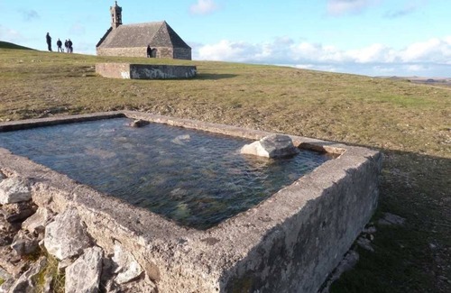 Locmaria-Berrien House | Camping 3 étoiles - Piscine - ccafbbi