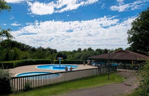 Pressignac House | Camping 4 étoiles - Piscine - ccbbgi0