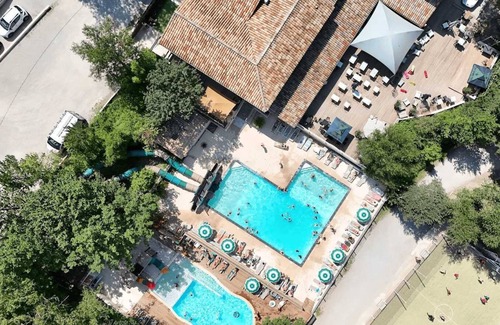 Die House | Camping 4 étoiles - Piscine - ccaifid