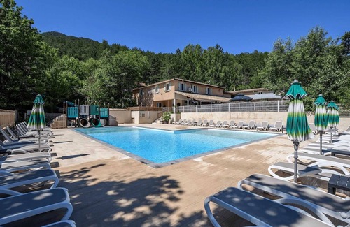 Die House | Camping 4 étoiles - Piscine - ccaifid