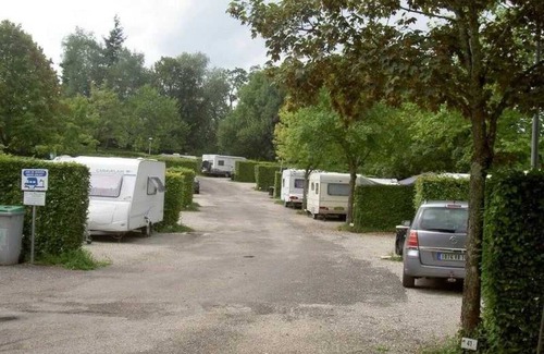 Lons-le-Saunier House | Camping 4 étoiles - Piscine - efa00c