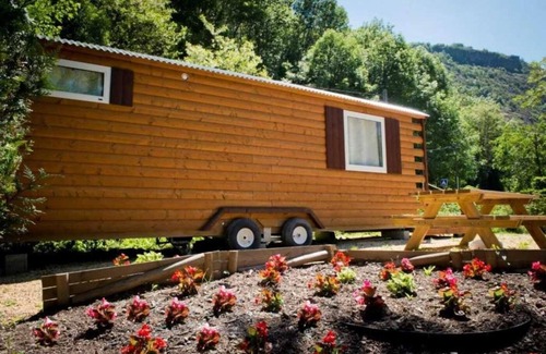 Le Bourg-d'Oisans House | Camping 5 étoiles - Piscine - eecefg