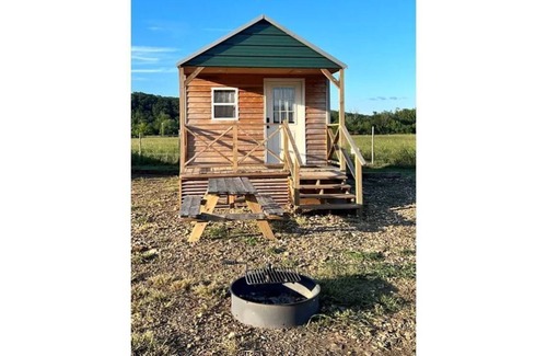Combs House | Camping cabin with direct Mill Creek trail access!