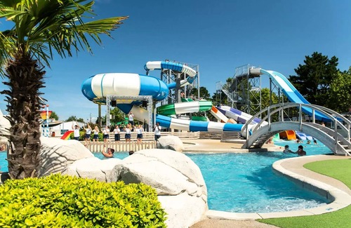 Olonne-sur-Mer House | Camping Club MS Le Trianon * - 4 Room Cottage 6 People + TV