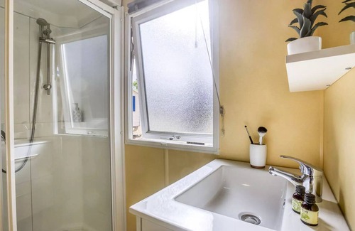 Cenac-et-Saint-Julien House | Camping Romanée Le Lou Castel* - Comfort mobile home 3 rooms 4 people