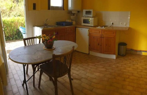 Saint-Honore-les-Bains House | Camping 3 étoiles - Piscine - eeebdc