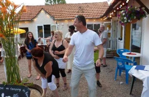 Saint-Honore-les-Bains House | Camping 3 étoiles - Piscine - eeebdc