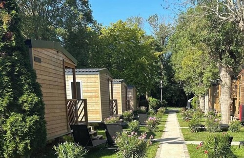 Triel-sur-Seine RV Rental | Camping Ile du Roi