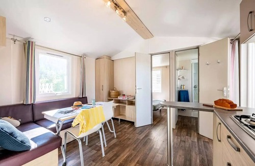 Badefols-sur-Dordogne House | Camping Les Bö-Bains * - 3-bedroom mobile home on the banks of the river, air-conditioned Sunday/Sunday (33 m²) n°3 to 5 6 people