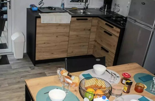 La Plaine-sur-Mer House | Camping La Renaudière* - Mobil-home Confort Plus 3 Rooms 4/5 People