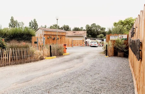 Saint-Laurent-de-Medoc House | Camping Le Paradis * - Mobile Home Arum 4 Rooms 6 People + TV