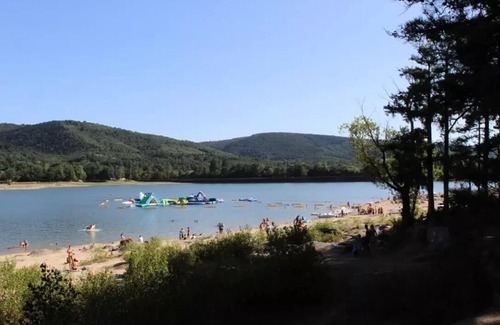 Revel House | Camping le Moulin du Roy * - Mobile Home 2 bedrooms Comfort + Air conditioning 28 m² 4 to 5 people - 4 people included in the price