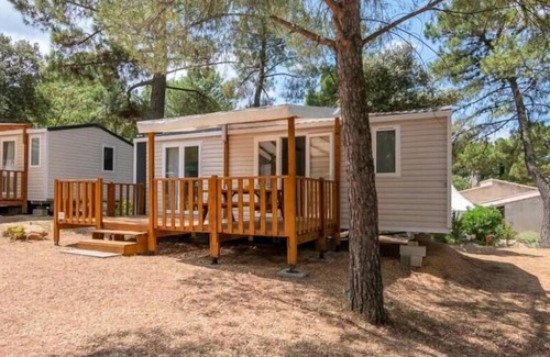 Mondragon House | Camping maeva Escapades La Pinède en Provence *** - Mobile Home Origan 3 Rooms 4 People