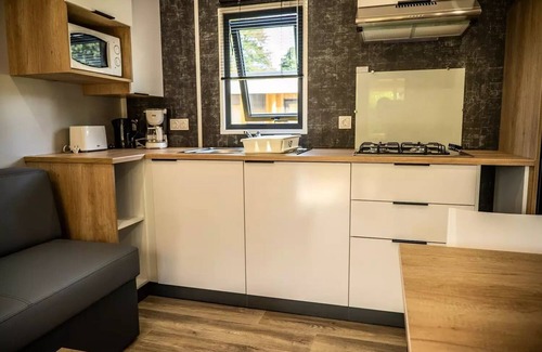 Plougasnou House | Camping maeva Respire Le Domaine de Mesqueau * - PREMIUM COMFORT Cottage 3 Rooms 4 People + TV 2 Bathrooms