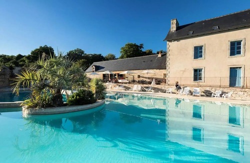 Quimper House | Camping Sunêlia Lanniron Orangery * - Sunêlia Prestige 2 bedroom getaway 1 bathroom 32 m2 + Grde Terrace semi covered wood 15 m2 4 people