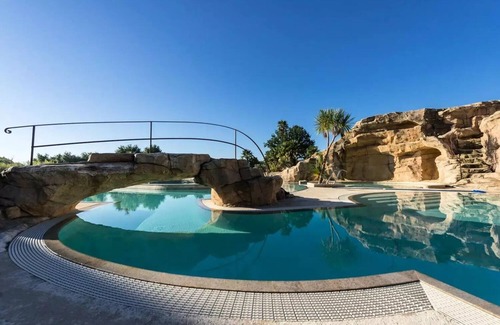 Quimper House | Camping Sunêlia Lanniron Orangery * - Sunêlia Prestige 2 bedroom getaway 1 bathroom 32 m2 + Grde Terrace semi covered wood 15 m2 4 people