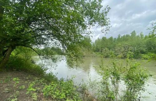 Ferndale RV Rental | CAMPSITE 1 Cottonwood pond CAMPSITE on June Bud Farms