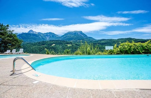 La Salle-en-Beaumont Ski Chalet | Campsite Le Champ Long * - Comfortable 3 bedroom cottage for 6 people