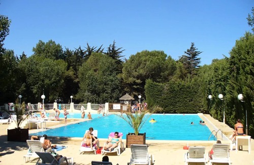 Sainte-Marie-la-Mer House | Campsite Le Sainte Marie * - GRENAT - 24m2 - 2 bedrooms - TV - COVERED TERRASS - 1 VEHICLE INCLUSIVE 5 persons