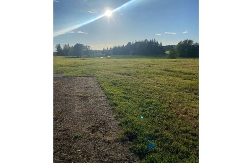 Ferndale RV Rental | CAMPSITE Ravens’ pad CAMPSITE at June Bud Farms
