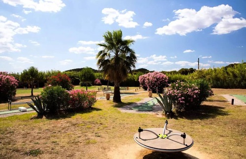 Castelnau-de-Guers House | Campsite Residential La Pinède * - Madison PREMIUM-2 bedrooms 40m2- *Clim, terrace, TV* 6 persons