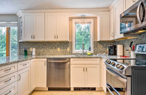 Campton House | Campton Home w/Mountain Views Near Trails & Lake
