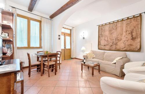 Santo Spirito Apartment | Campuccio 21 by Mmega