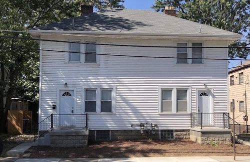 Columbus House | Campus Crest A (Cozy 2 bdrm Near Campus Townhouse)
