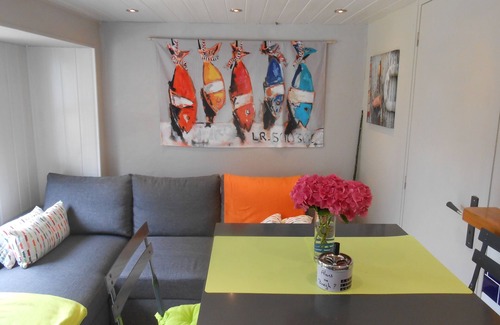 Cancale Cottage | CAN 87: 2-star rating, nice decor, 2 steps from the port, free parking.