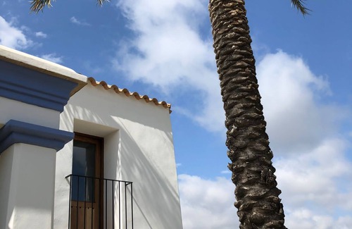 Santa Eulalia del Rio Villa | Can Bonet de Baix Está Situada en el Centro de la Isla y Tiene Vistas al Campo