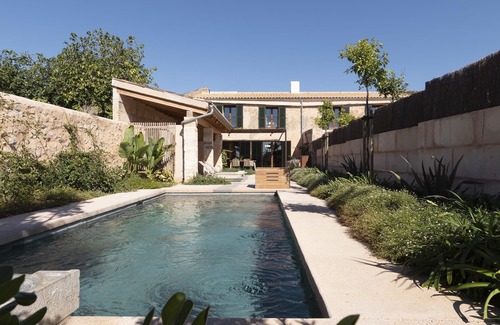 Consell House | CAN CUNSO 18. The charm of a 19th century house and the comfort of modernity