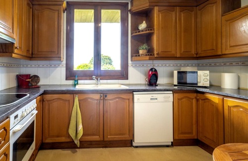 Bescano House | Can Noguer – House with pool and garden