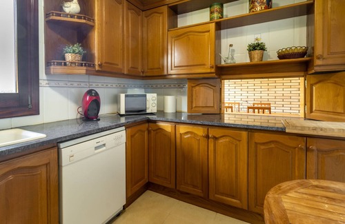 Bescano House | Can Noguer – House with pool and garden