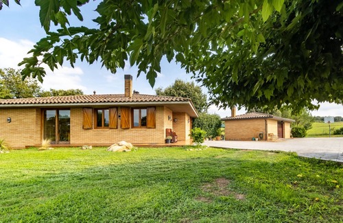 Bescano House | Can Noguer – House with pool and garden