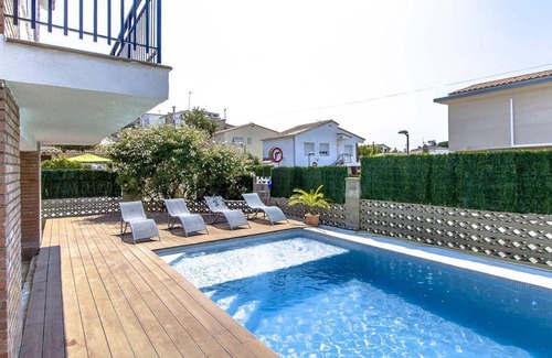 Pineda de Mar Villa | CAN PINEMAR - COSTA BARCELONA. PRIVATE POOL AND NEAR TO THE BEACH. WIFI