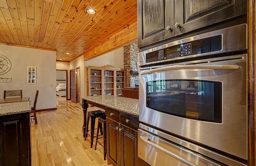 Foxfire Estates Cabin | Can't get better than this!