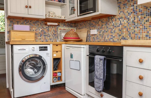 Beddgelert Cottage | CAN YR AFON, pet friendly, character holiday cottage in Beddgelert