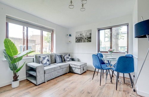 Rotherhithe Apartment | Canada Water 2-Beds, Sleeps 6, WiFi, Free Parking